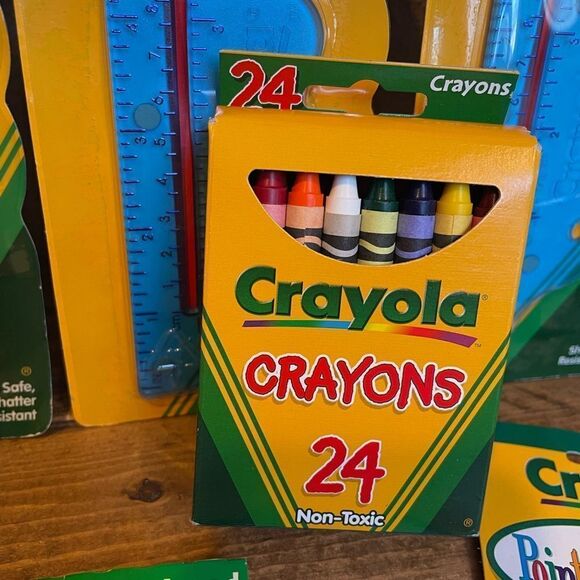 Crayola 1998 Vintage Wavy Rulers Colored Pencils Scissors and Crayons 24 Count - Picture 6 of 15